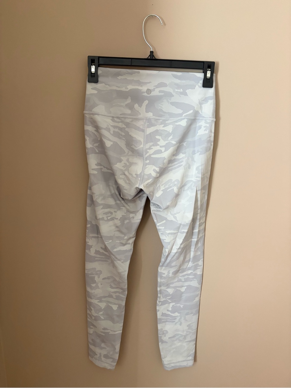 Lululemon Women’s Grey & White Camo High-Waist Leggings Sz 6 - Picture 5 of 5